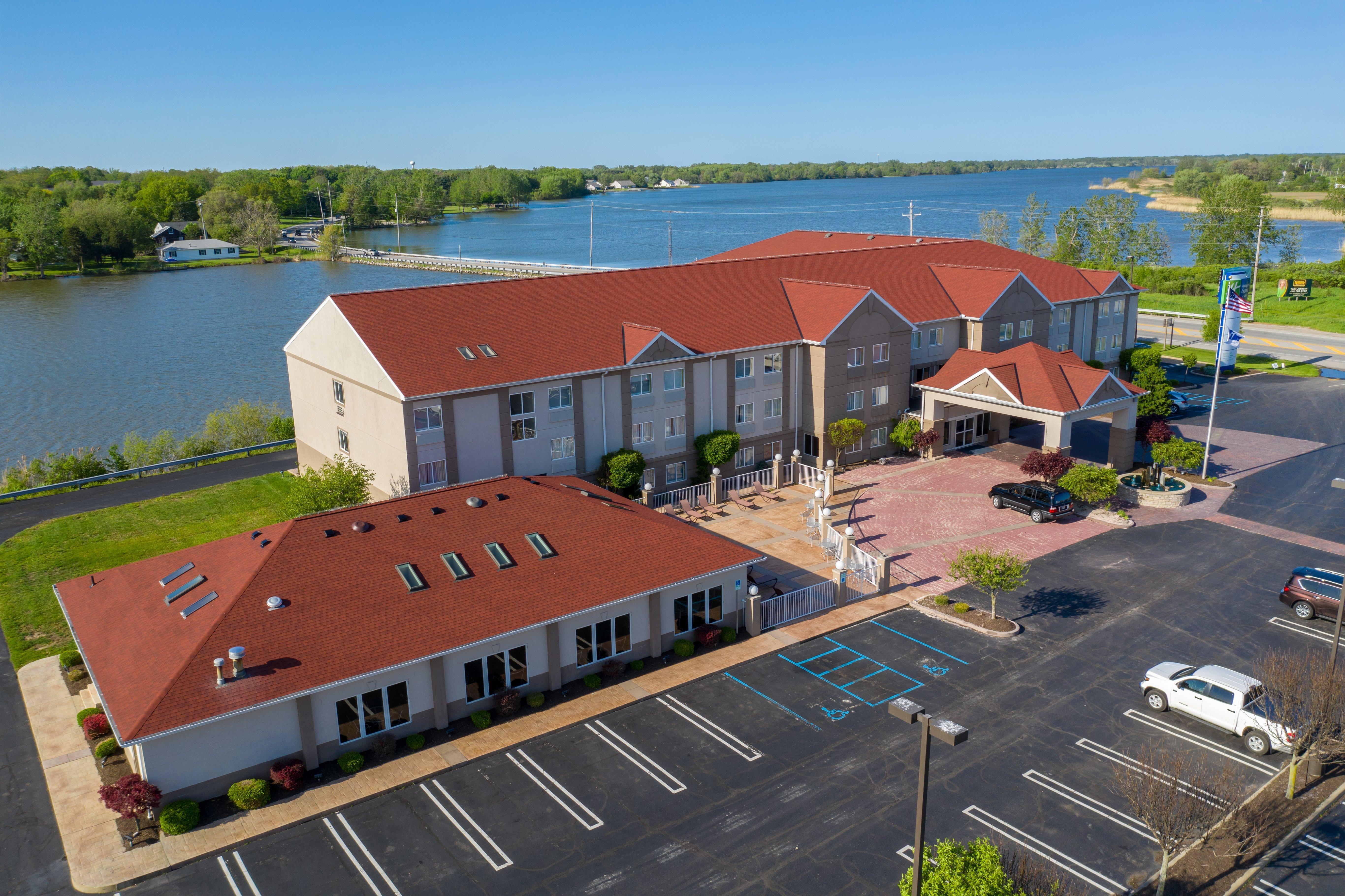 Holiday Inn Express Hotel & Suites Port Clinton-Catawba Island By Ihg Eksteriør billede